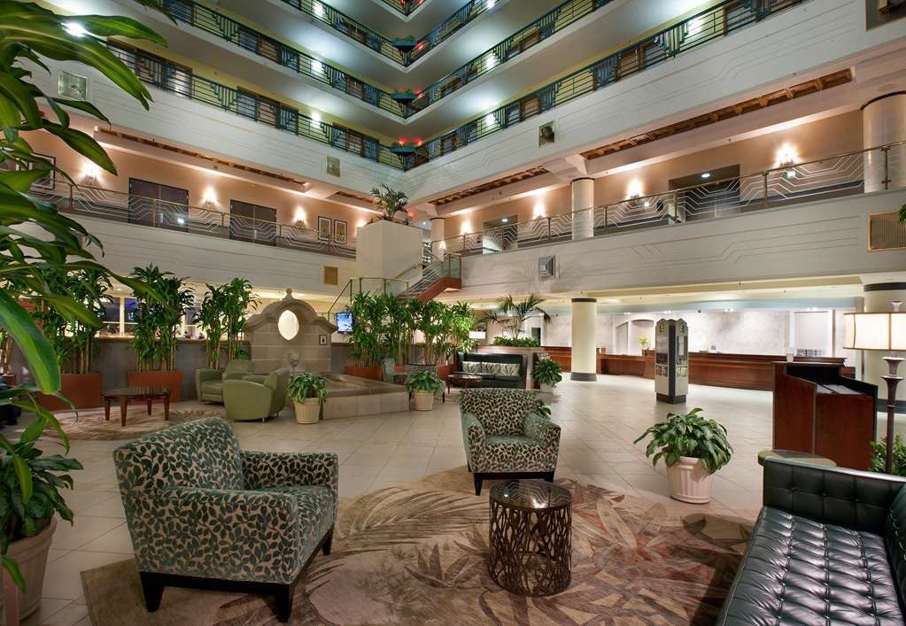 Embassy Suites By Hilton Indianapolis Downtown Interior photo